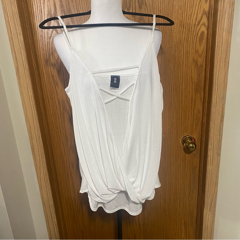 Cute white plunging crisscross top